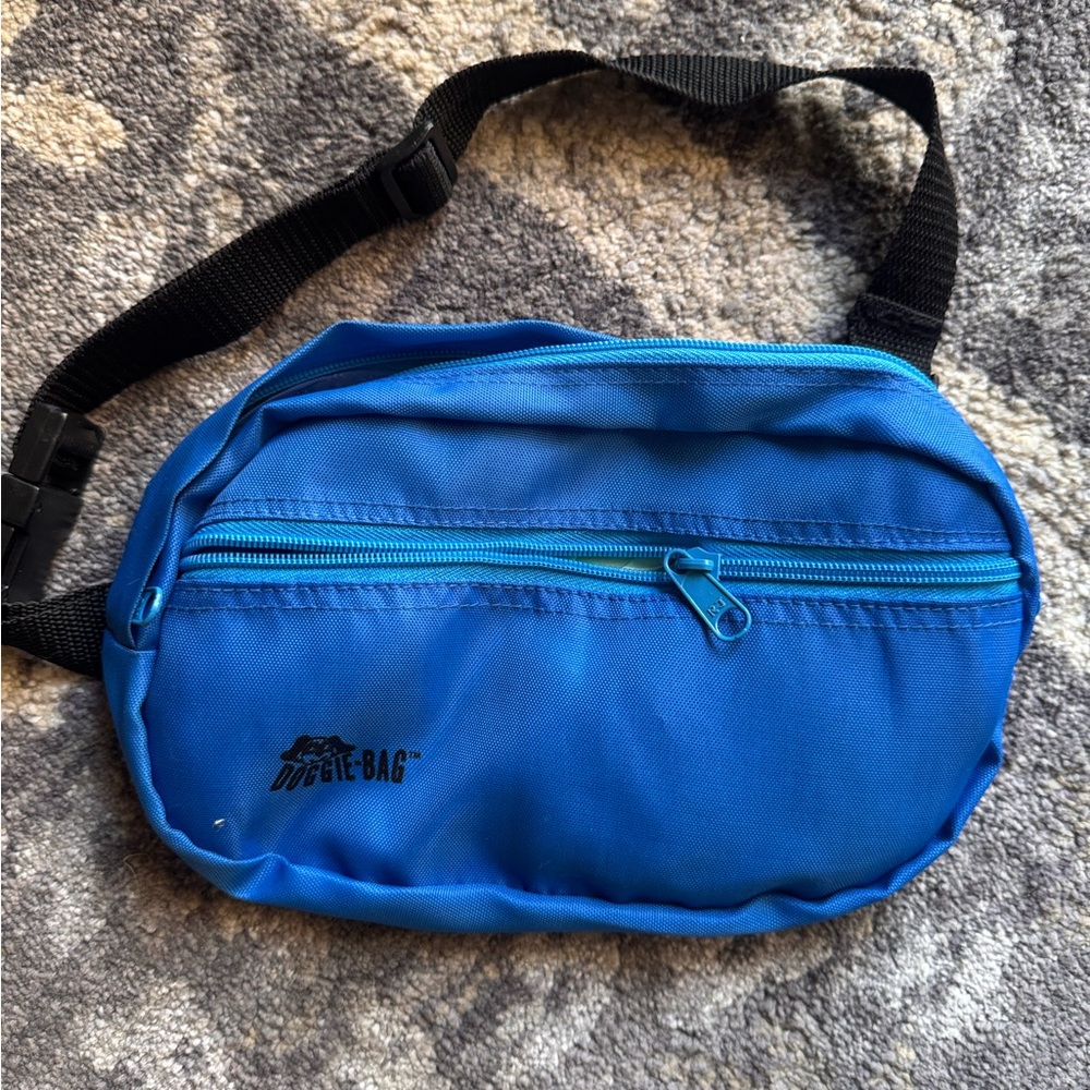 Blue Dog Walking Hip Pack